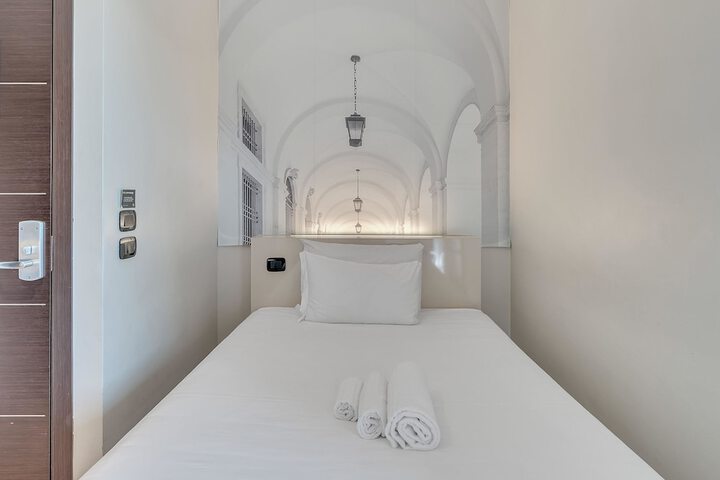 Room 8 of 36
