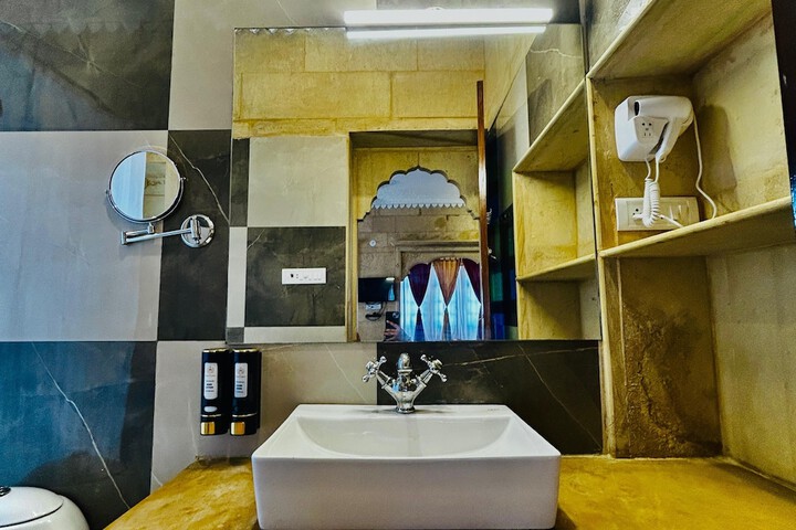 Room 15 of 85