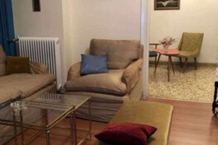 Room 27 of 74