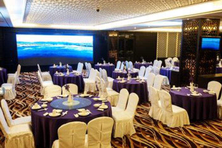 Ballroom/Hall 2 of 38