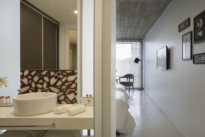 Room 11 of 29
