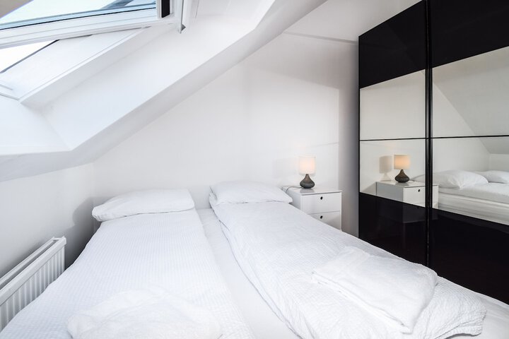 Room 3 of 20