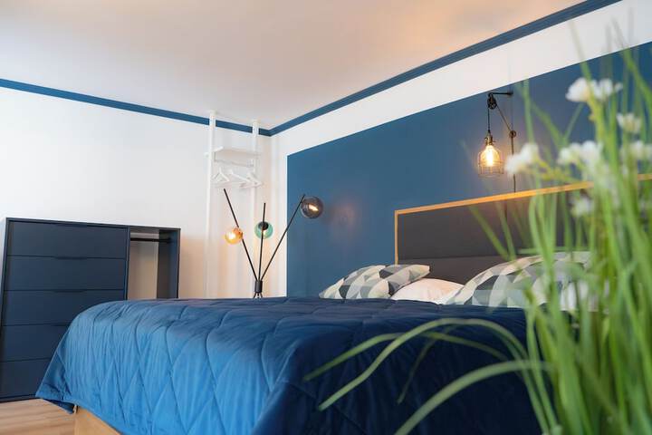 Room 28 of 69