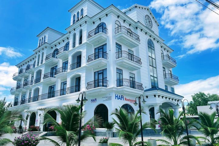 Hotel 33 of 38