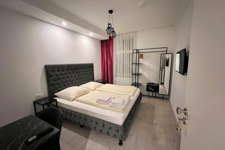 Room 11 of 35