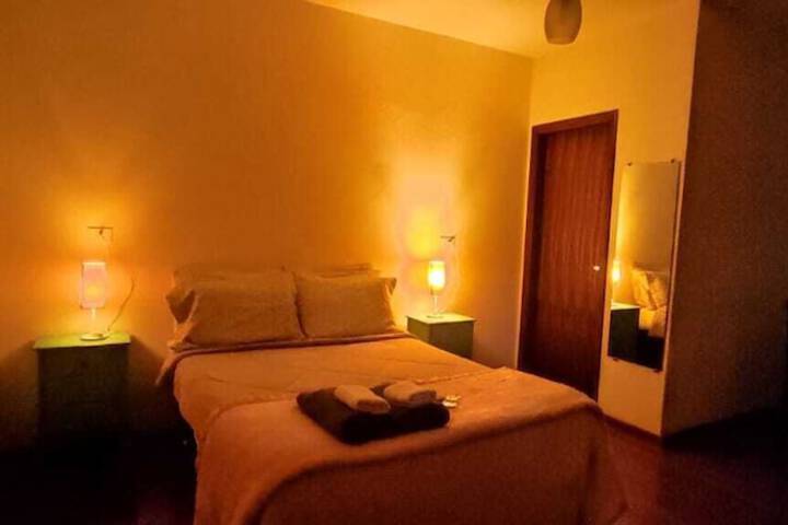Room 6 of 12