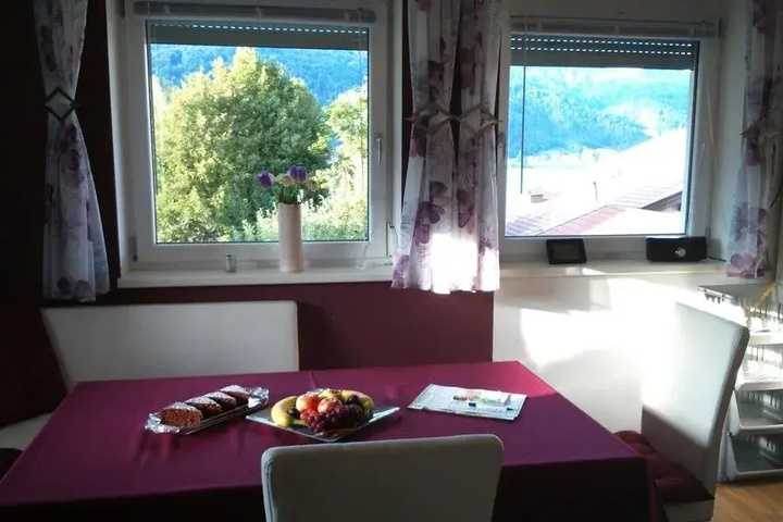 Room 5 of 28