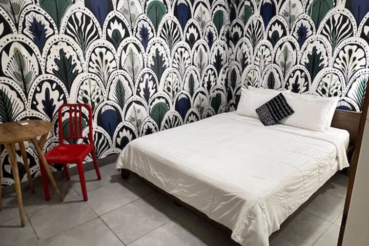 Room 13 of 53