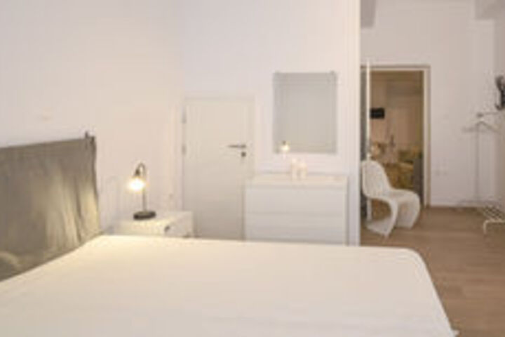 Room 8 of 18