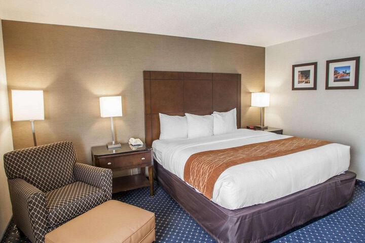 2 Double Beds Communication Assistance Microwave and Refrigerator Full Breakfast (8 of 13)