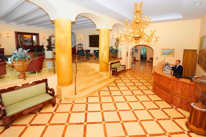 Hotel Interior 4 of 150