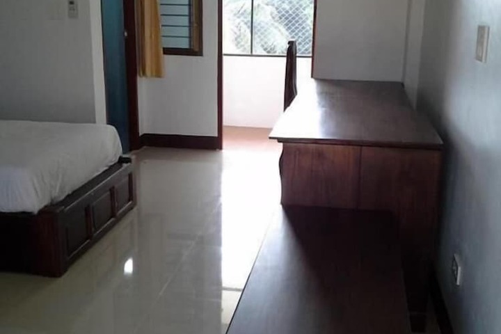 Room 13 of 34