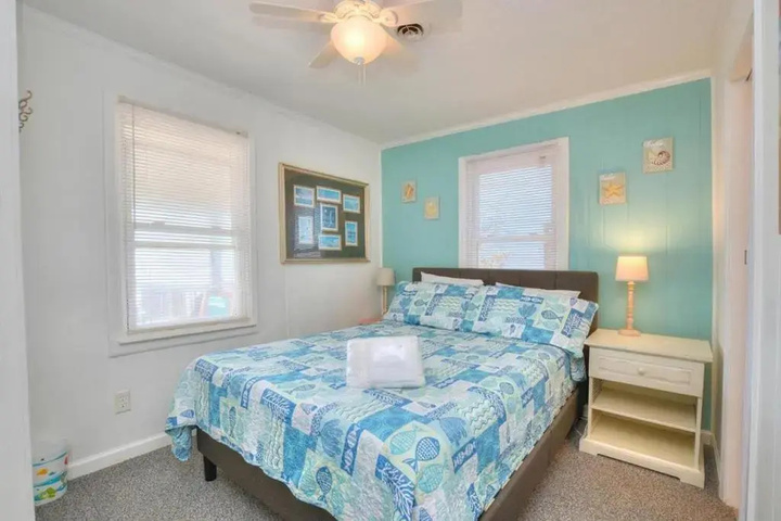 Room 4 of 17
