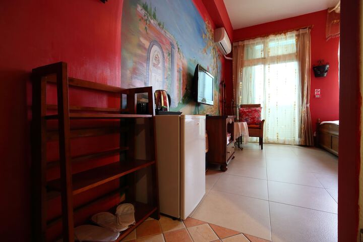 Room 24 of 120