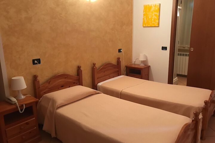 Room 15 of 64