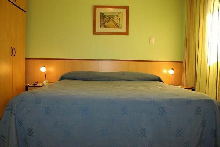 Room 5 of 16