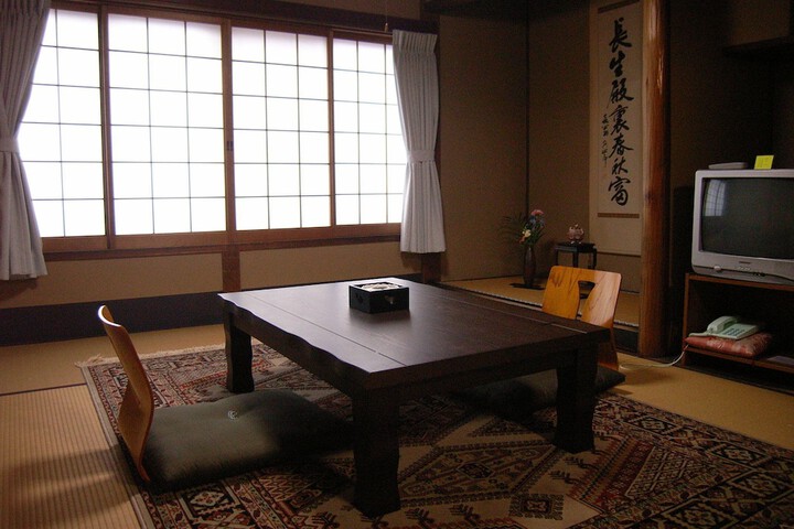 Room 3 of 12