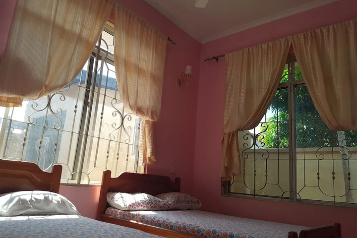Room 2 of 6