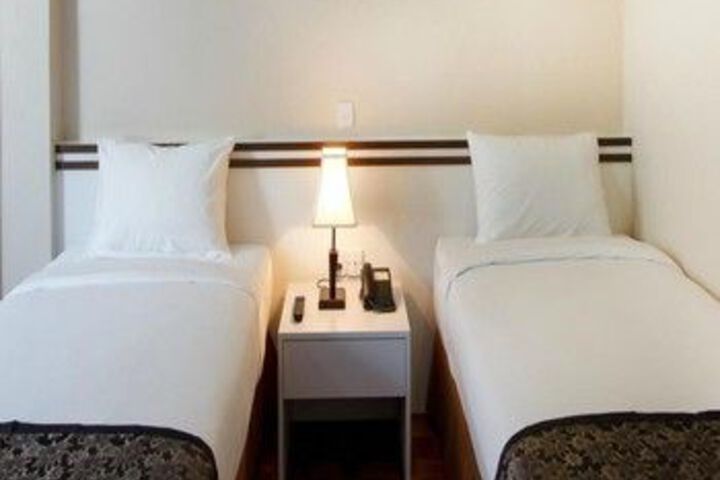 Room 9 of 26