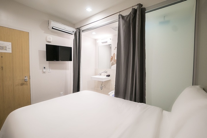 Room 36 of 72