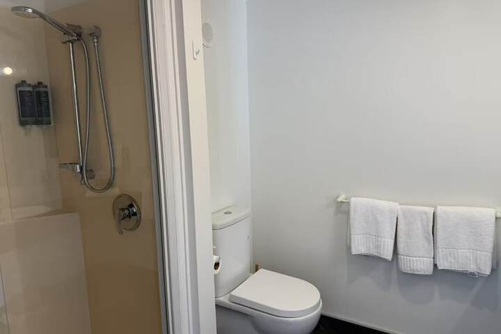Room 15 of 32