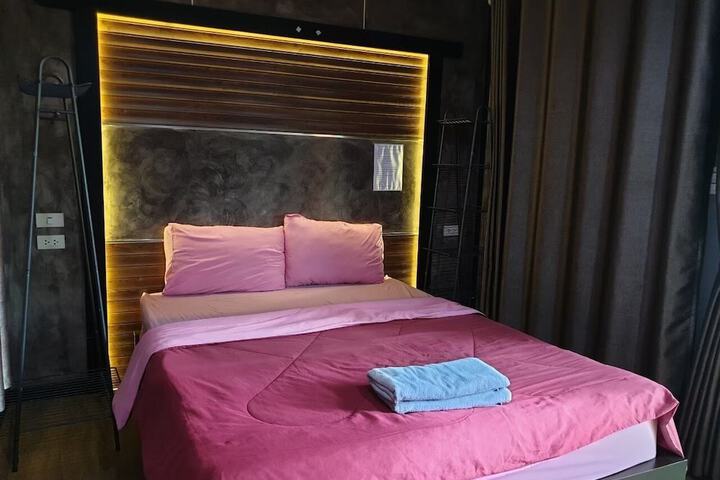 Room 46 of 195