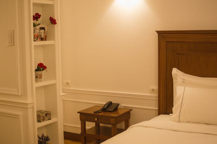 Room 16 of 35