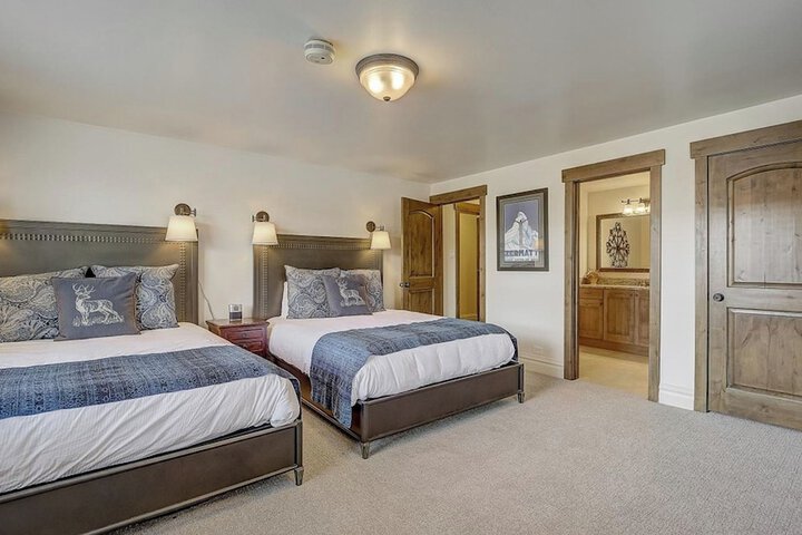 Room 2 of 39