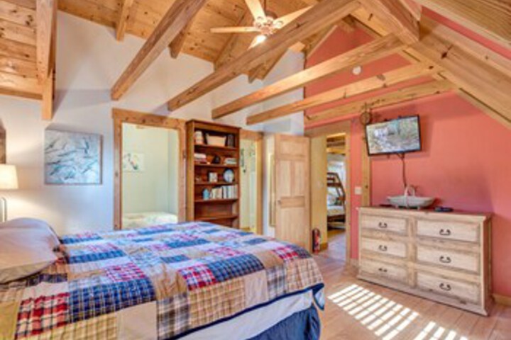 Room 33 of 35