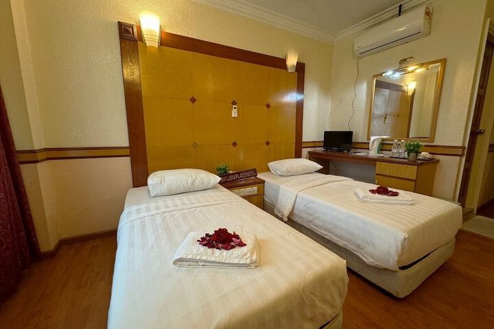Room 23 of 48
