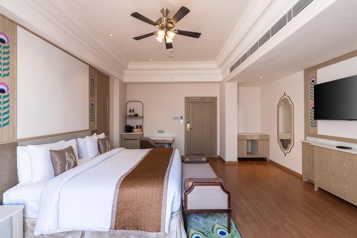 Room 53 of 159