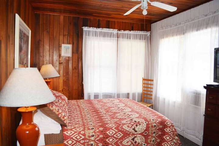 Room 18 of 139
