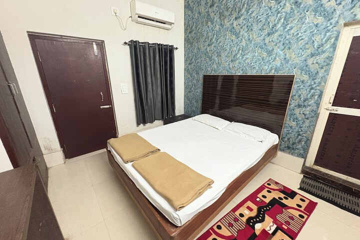 Room 4 of 19