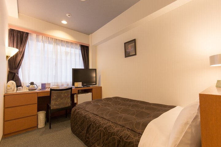 Room 5 of 34