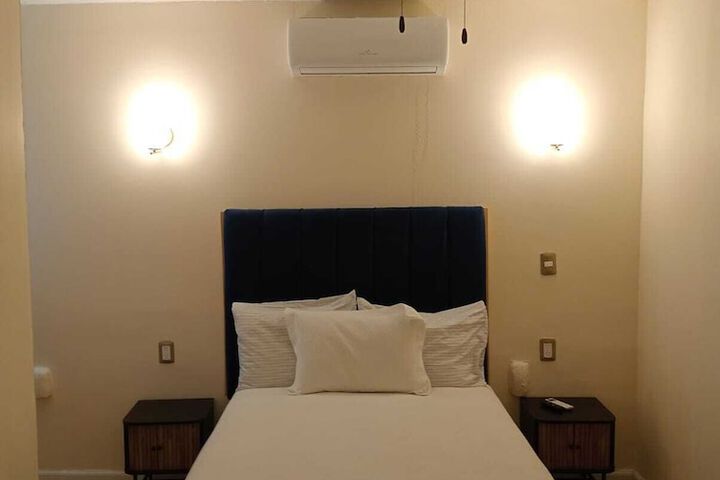 Room 7 of 11