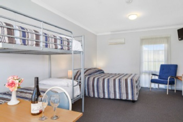 Room 381 of 384