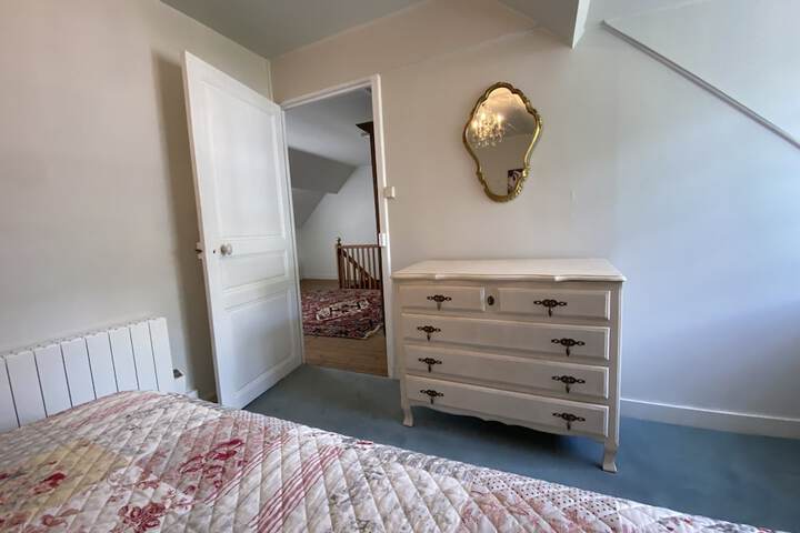 Room 6 of 97