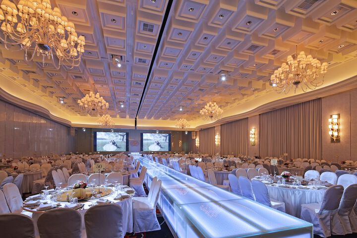Ballroom/Hall 35 of 42