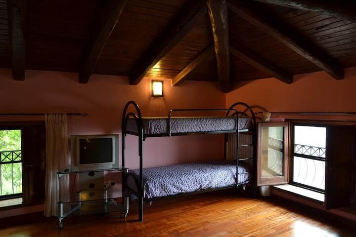 Room 5 of 14