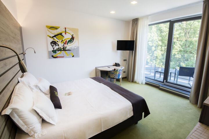 Room 8 of 36