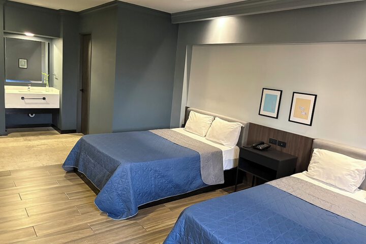 Room 12 of 20
