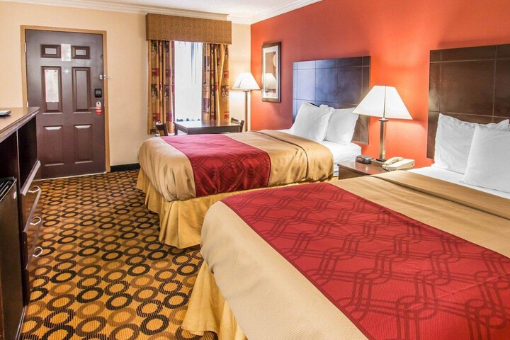 2 Double Beds (6 of 11)