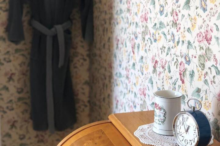 Room 28 of 68