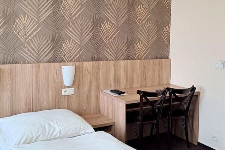 Room 18 of 91