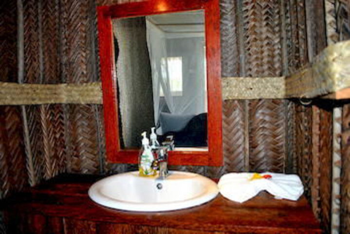 Room 4 of 63