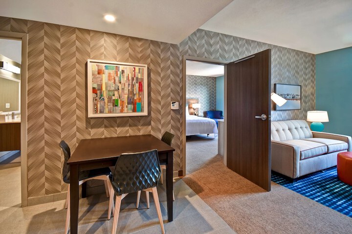 1 Queen Accessible Bathtub Studio (5 of 13)