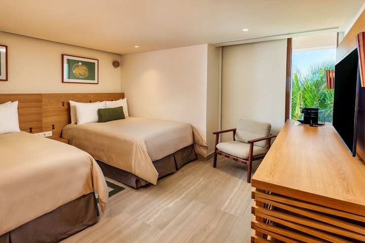 Room 43 of 192