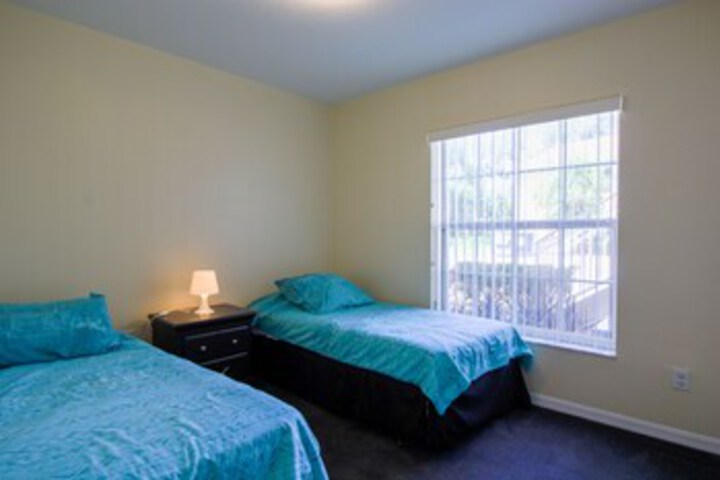 Room 32 of 45