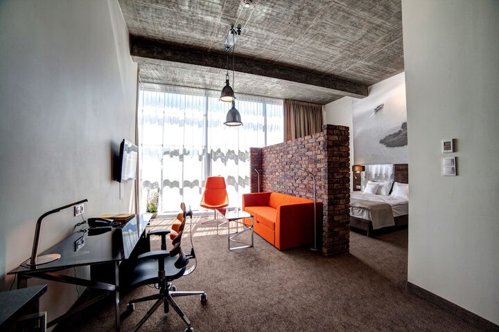 Room 6 of 64