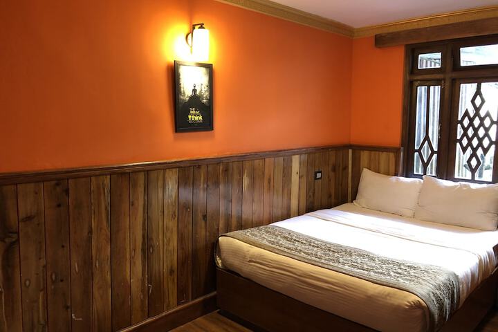 Room 6 of 35